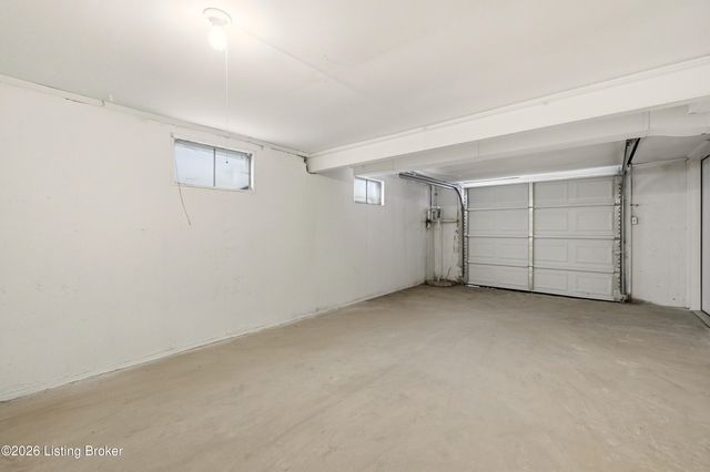 4402 Billy Bone Ct, Louisville, KY 40229