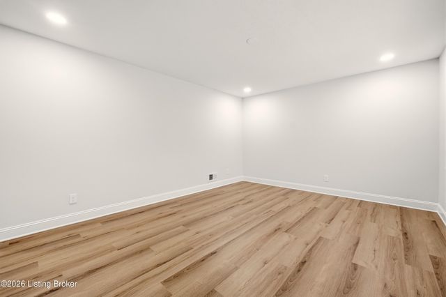 4402 Billy Bone Ct, Louisville, KY 40229