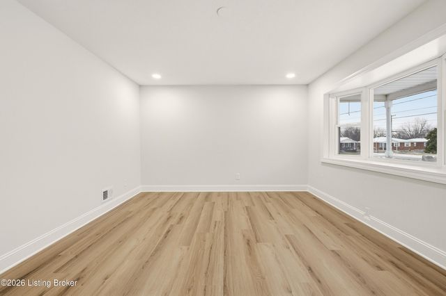 4402 Billy Bone Ct, Louisville, KY 40229