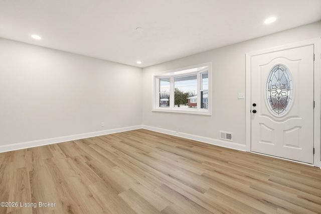 4402 Billy Bone Ct, Louisville, KY 40229