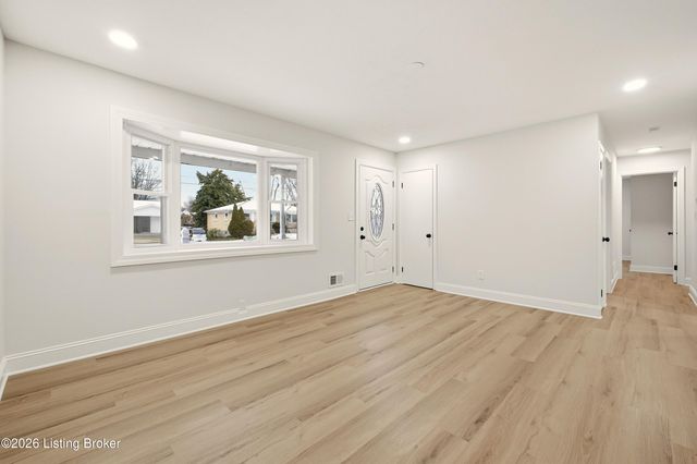 4402 Billy Bone Ct, Louisville, KY 40229