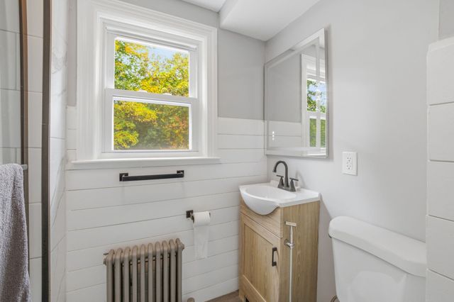 405 Plymouth St, Holbrook, MA 02343