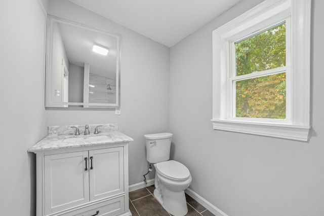 405 Plymouth St, Holbrook, MA 02343