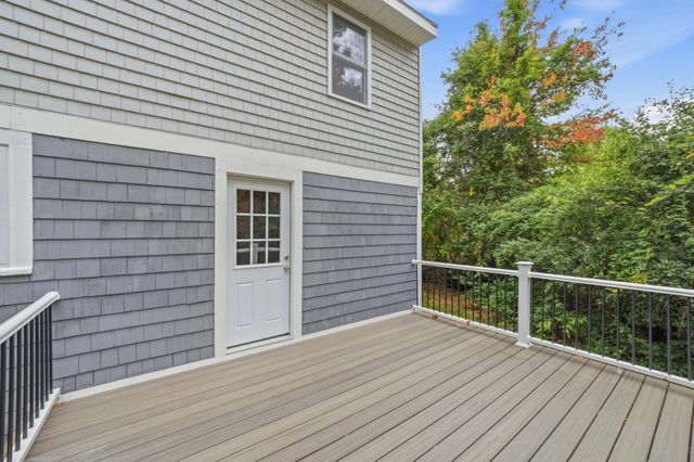 405 Plymouth St, Holbrook, MA 02343
