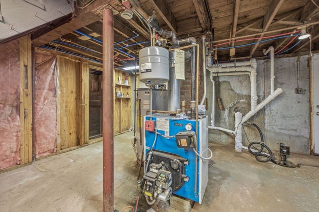 405 Plymouth St, Holbrook, MA 02343