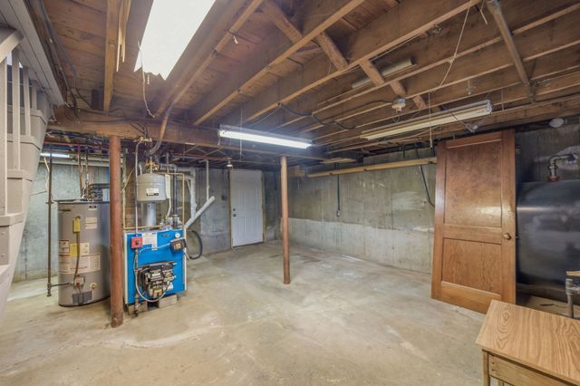 405 Plymouth St, Holbrook, MA 02343
