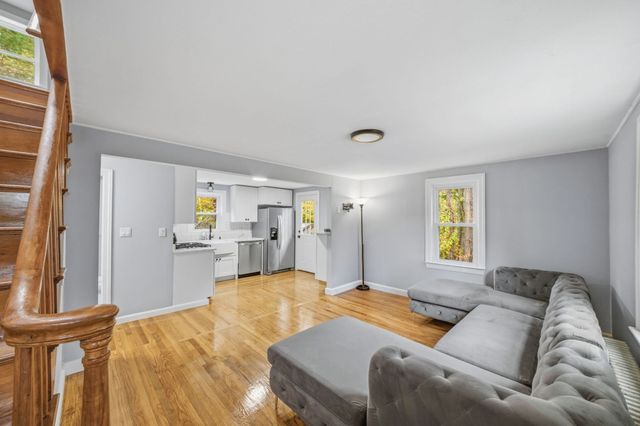 405 Plymouth St, Holbrook, MA 02343