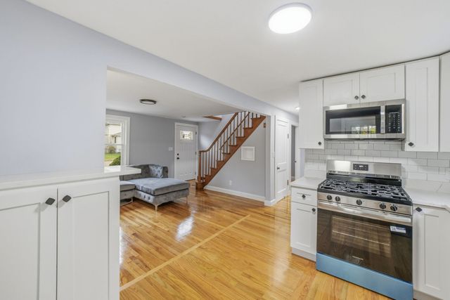 405 Plymouth St, Holbrook, MA 02343