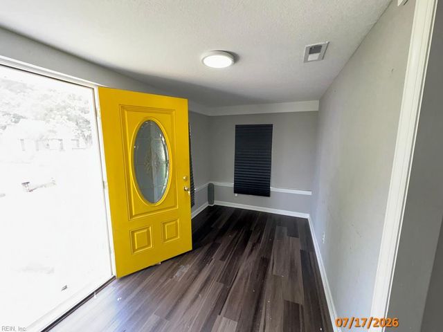 919 Decatur ST, Chesapeake, VA 23324