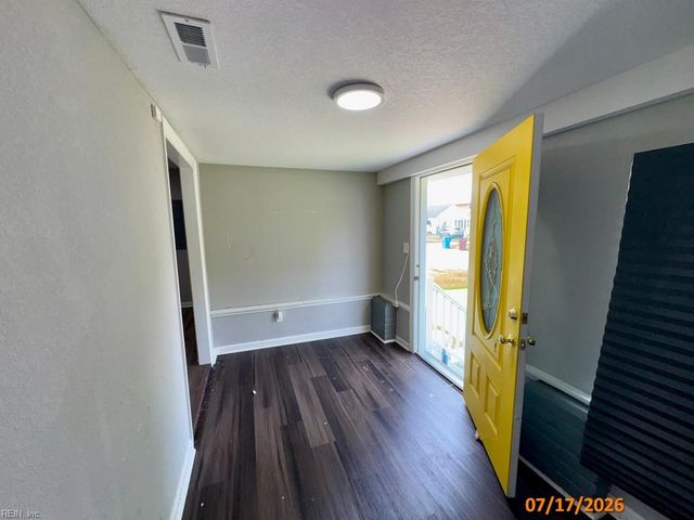 919 Decatur ST, Chesapeake, VA 23324
