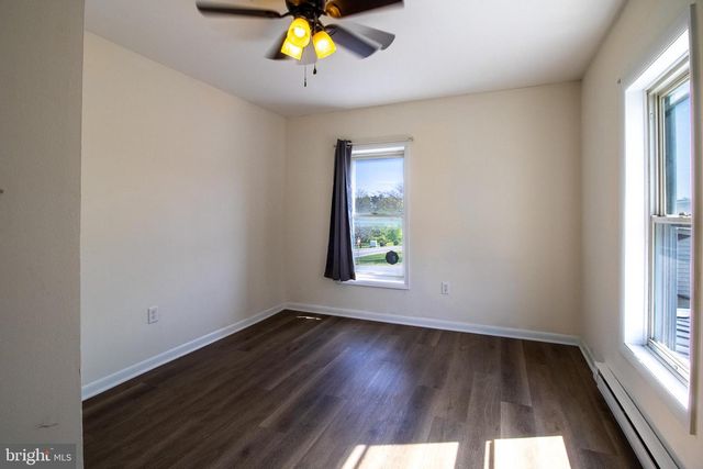 12 RIDERSVILLE RD, Berkeley Springs, WV 25411