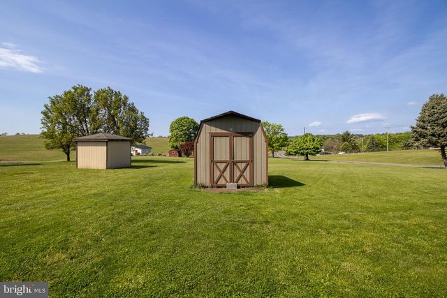 12 RIDERSVILLE RD, Berkeley Springs, WV 25411