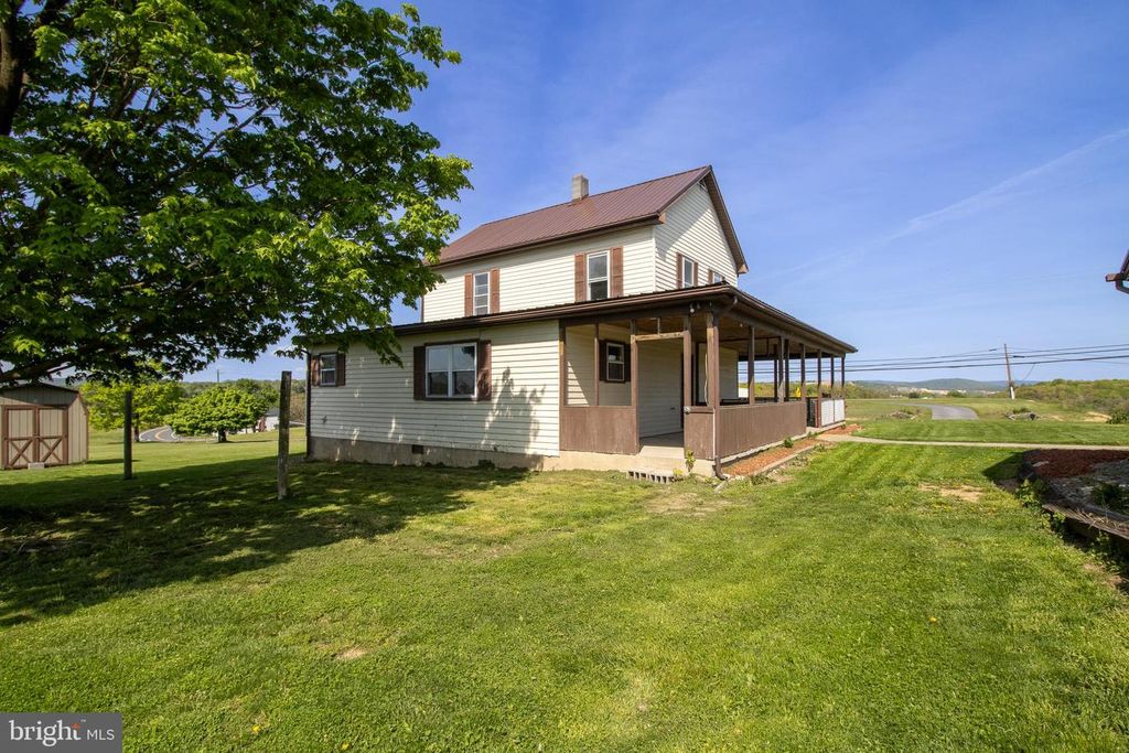 12 RIDERSVILLE RD, Berkeley Springs, WV 25411