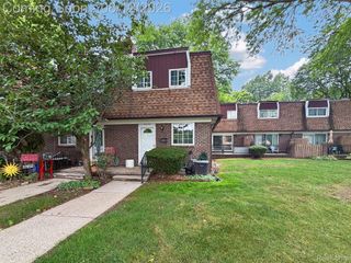 37050 W Aragona Drive W 23, Clinton Charter Township, MI 48036