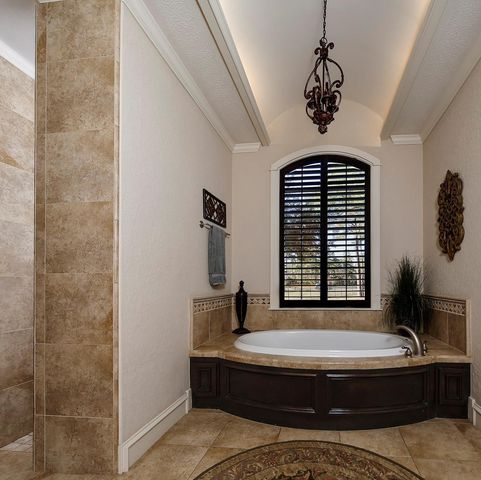 32 Palmer Woods Drive, The Woodlands, TX 77381
