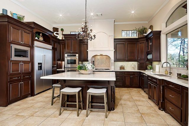 32 Palmer Woods Drive, The Woodlands, TX 77381