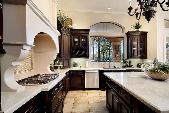 32 Palmer Woods Drive, The Woodlands, TX 77381