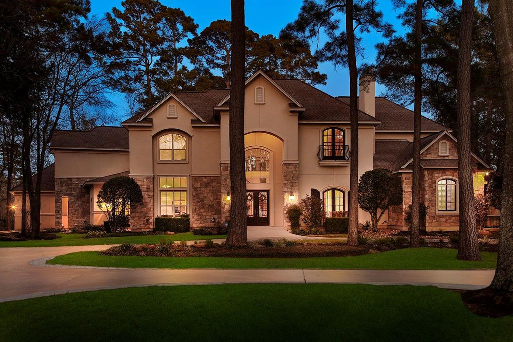 32 Palmer Woods Drive, The Woodlands, TX 77381