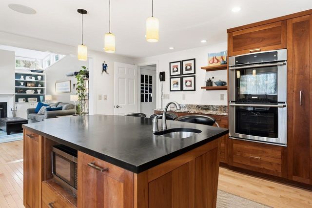 3 Moss Lane, Madbury, NH 03823