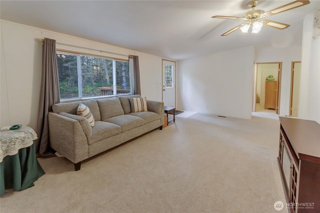 36819 Eatonville Cutoff Road E, Eatonville, WA 98328