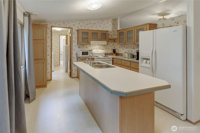 36819 Eatonville Cutoff Road E, Eatonville, WA 98328