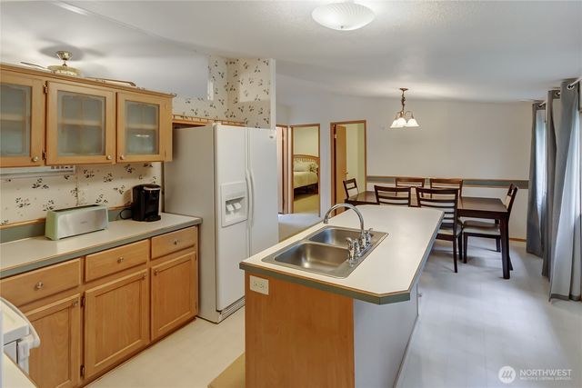 36819 Eatonville Cutoff Road E, Eatonville, WA 98328