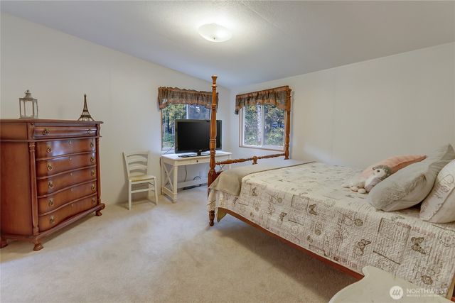 36819 Eatonville Cutoff Road E, Eatonville, WA 98328