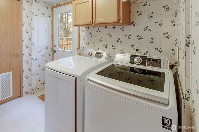 36819 Eatonville Cutoff Road E, Eatonville, WA 98328