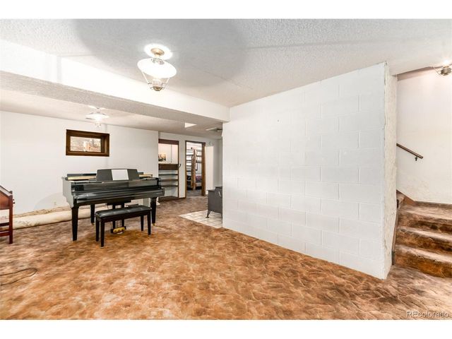 212 Valley Rd, Lyons, CO 80540