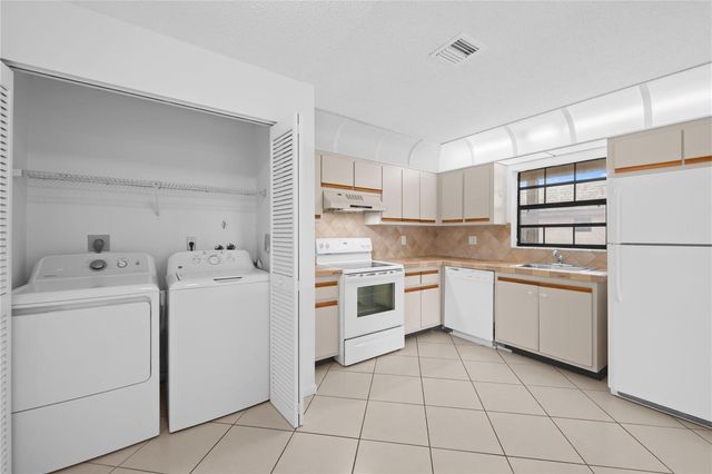 3574 NW 95th Terrace 8q, Fort Lauderdale, FL 33351
