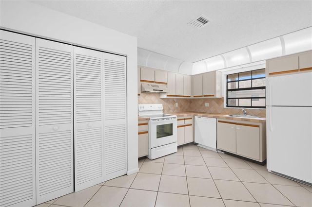 3574 NW 95th Terrace 8q, Fort Lauderdale, FL 33351