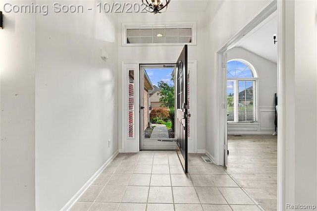 45563 Thorn Tree Lane, Macomb, MI 48044