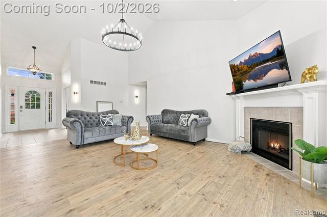 45563 Thorn Tree Lane, Macomb, MI 48044