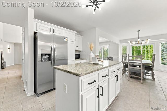 45563 Thorn Tree Lane, Macomb, MI 48044