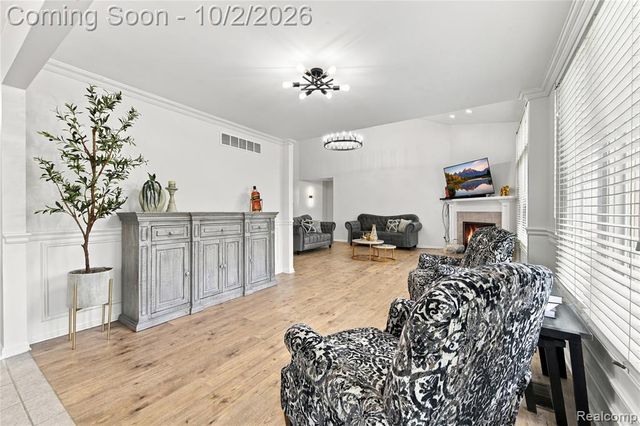 45563 Thorn Tree Lane, Macomb, MI 48044