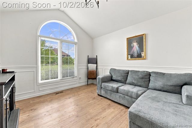 45563 Thorn Tree Lane, Macomb, MI 48044