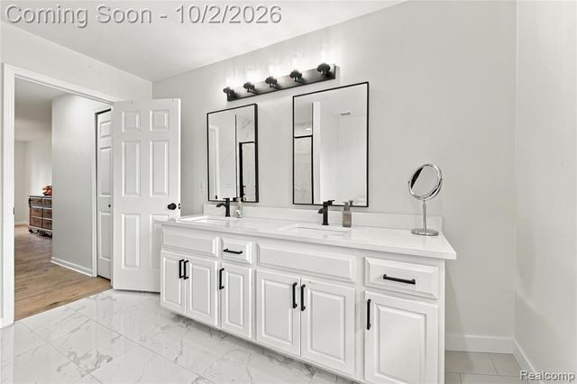 45563 Thorn Tree Lane, Macomb, MI 48044