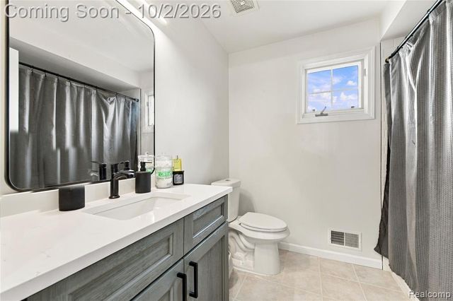 45563 Thorn Tree Lane, Macomb, MI 48044