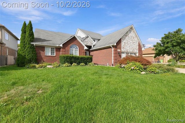 45563 Thorn Tree Lane, Macomb, MI 48044