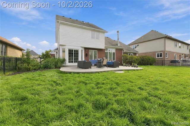 45563 Thorn Tree Lane, Macomb, MI 48044