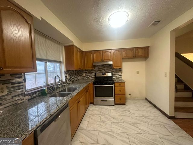 313 Ridge Trail, Riverdale, GA 30274