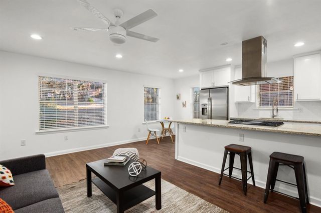 301 E 33rd ST 8, Austin, TX 78705