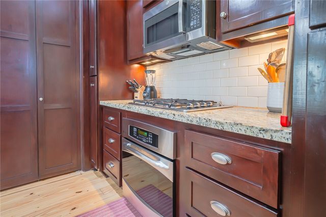 412 Sailhouse Way, Rockport, TX 78382