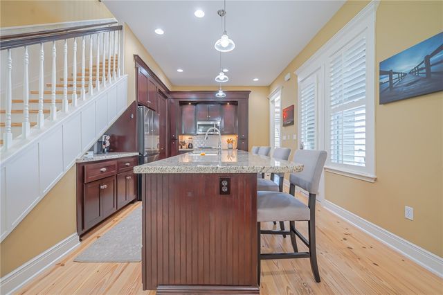 412 Sailhouse Way, Rockport, TX 78382