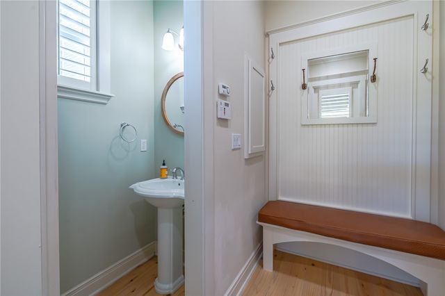 412 Sailhouse Way, Rockport, TX 78382