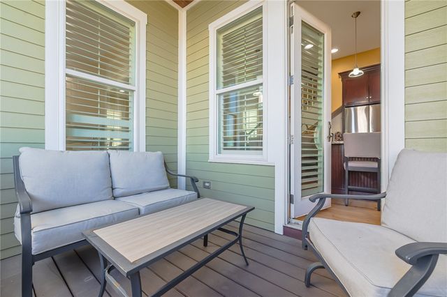 412 Sailhouse Way, Rockport, TX 78382