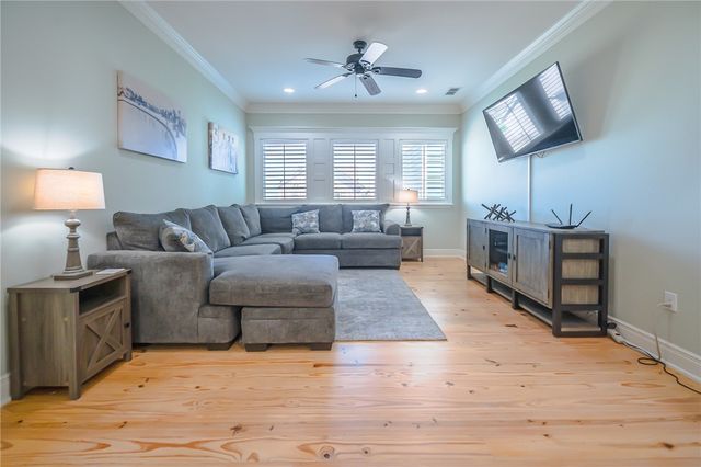 412 Sailhouse Way, Rockport, TX 78382