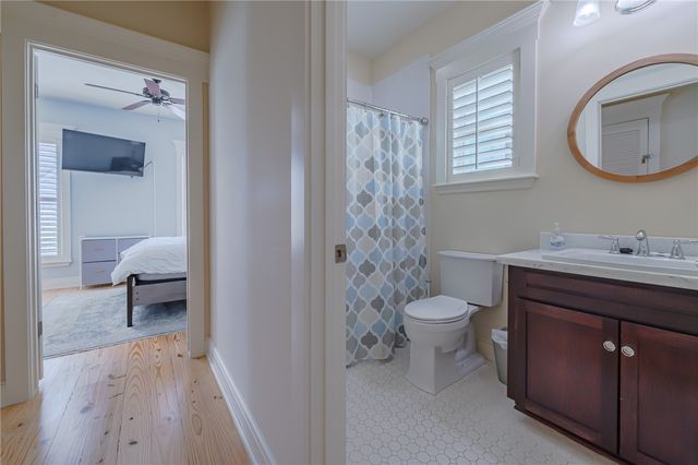 412 Sailhouse Way, Rockport, TX 78382