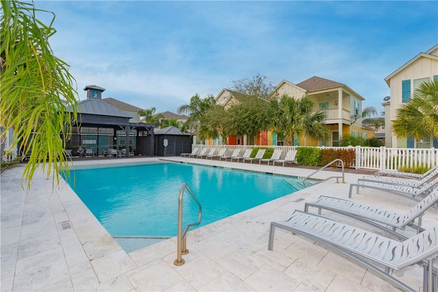 412 Sailhouse Way, Rockport, TX 78382