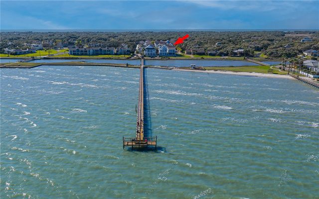 412 Sailhouse Way, Rockport, TX 78382